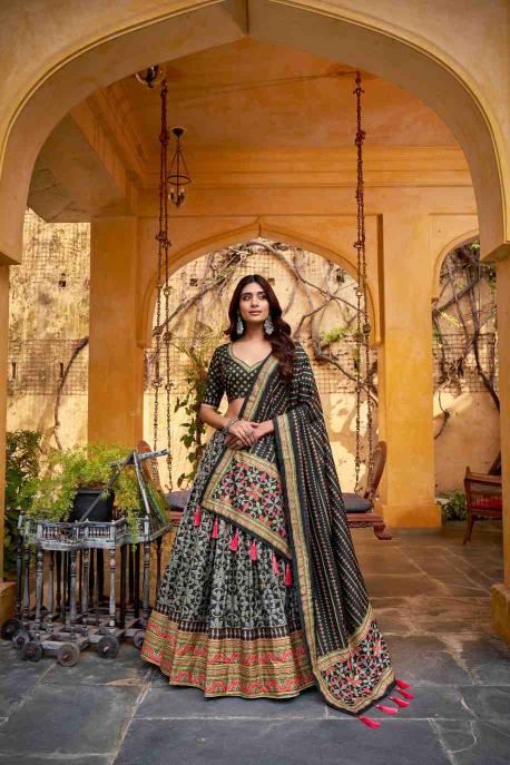 Taraa L 1201 Surat lehenga choli manufacturers